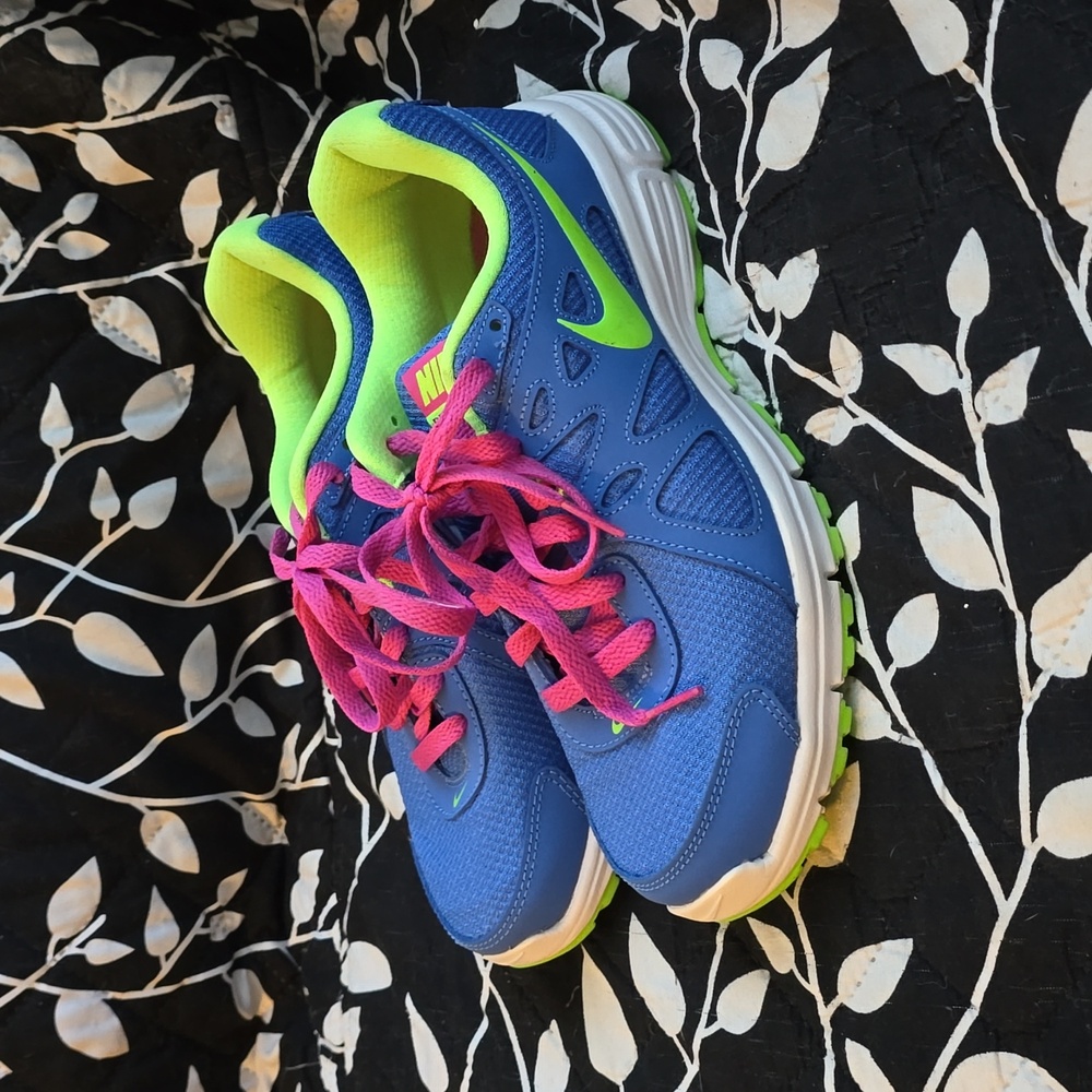 New Nike Revolution Sneakers - Size 8.5 Women's